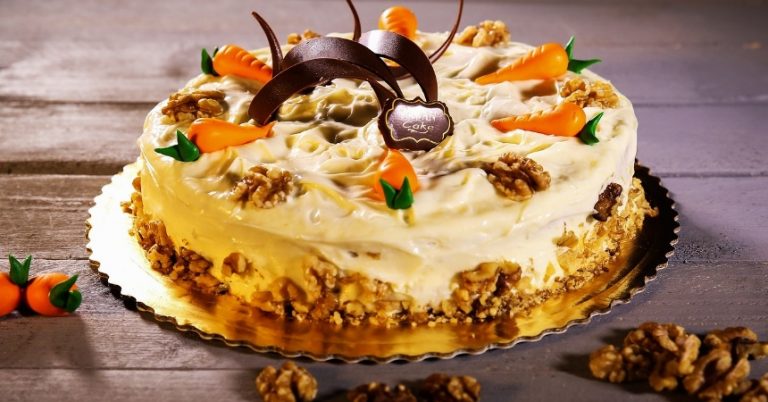 Bizcocho de zanahorias y nueces: qué ingredientes lleva y cómo darle un acabado profesional