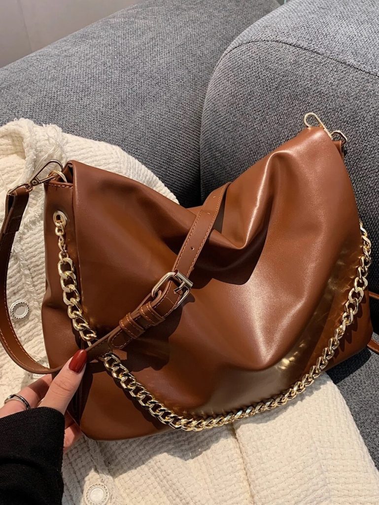 Bolso de hombro con diseño de cadena minimalista