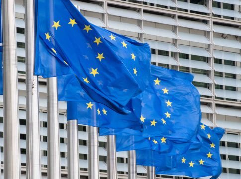 Bruselas emitirá en octubre los primeros bonos verdes del fondo de recuperación