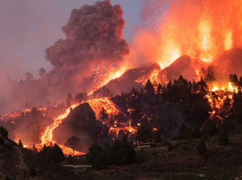 Cancelan los conciertos de Nathy Peluso y Amaral en La Palma por la erupción volcánica