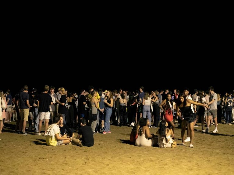 Cataluña eliminará la limitación de reunión pero mantiene el cierre del ocio nocturno
