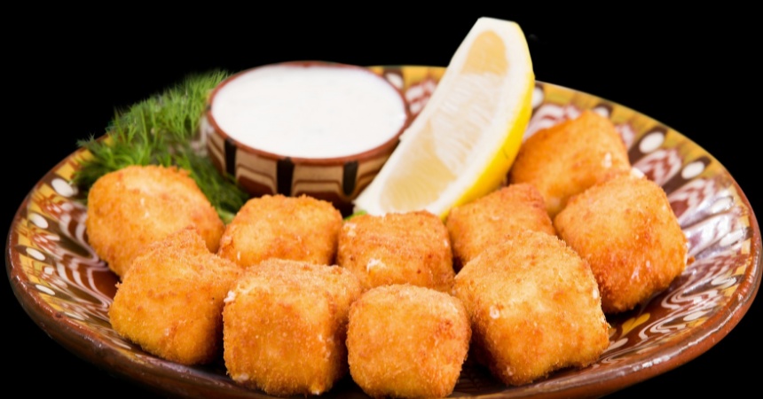 Cómo hacer una salsa de queso para acompañar cualquier plato