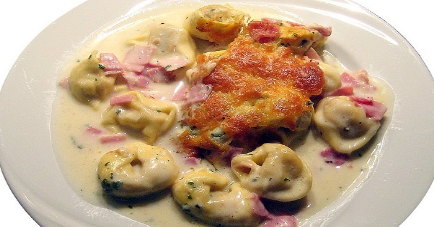 Cómo hacer una salsa de queso para acompañar cualquier plato