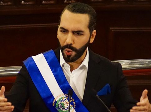 El Salvador. Los empresarios que no acepten el bitcoin como moneda de pago serán sancionados