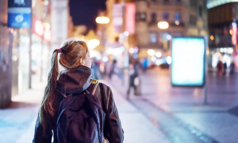 Esto es lo que provoca en tu cuerpo la contaminación lumínica