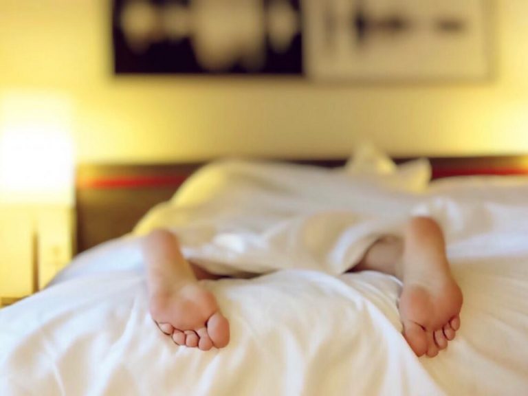 Expertos alertan del infradiagnóstico del síndrome de las piernas inquietas