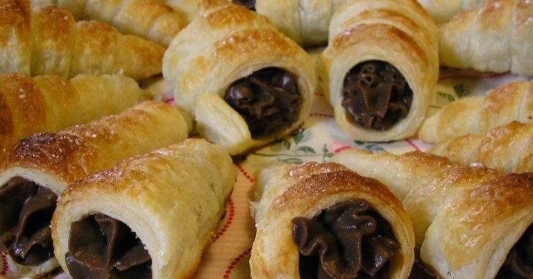 Hojaldres rellenos de chocolate: cómo hacerlos en 15 minutos para una merienda dulce
