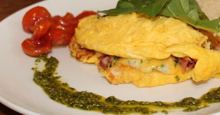 La tortilla de 4 quesos que te hará olvidar la pizza para siempre