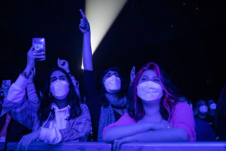 Murcia elimina la obligatoriedad de mantener la distancia de seguridad en eventos multitudinarios