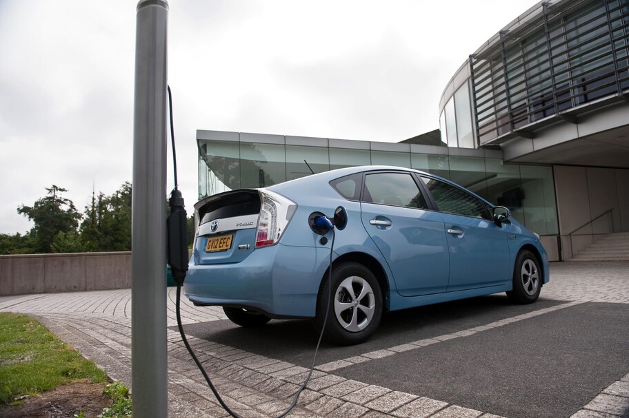 Ocho respuestas a las grandes dudas del coche eléctrico 147 híbrido