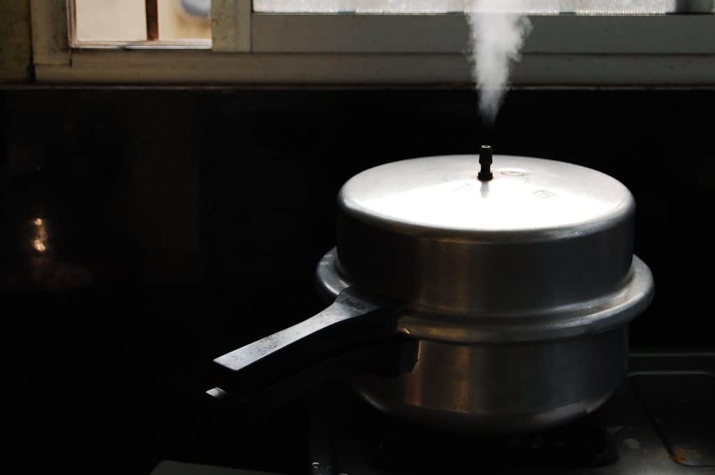 Cómo hacer una paella de escándalo en una olla exprés 4 Olla exprés vapor