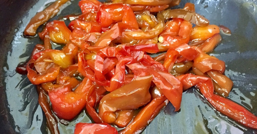Pimientos caramelizados: el truco para aprovechar los pimientos más maduros
