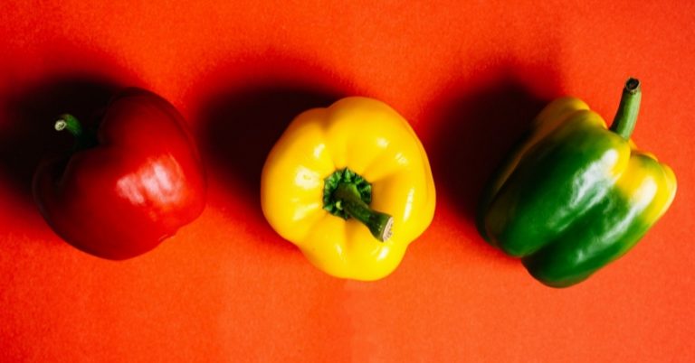 Pimientos rellenos de huevos, la exquisita receta que nunca has probado