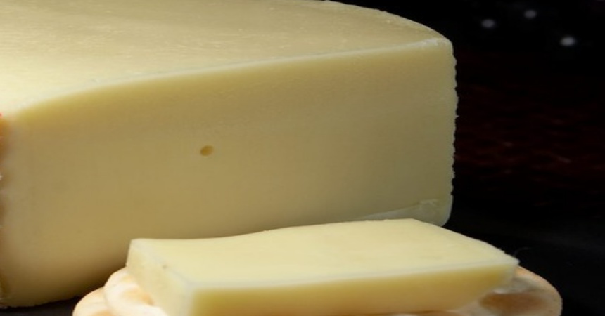 Provolone al horno: así se hace en diez minutos el entrante de moda