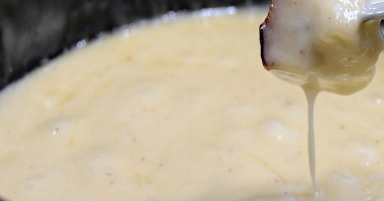 Provolone al horno: así se hace en diez minutos el entrante de moda