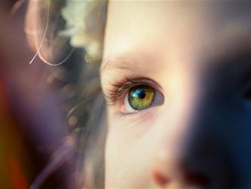 ¿Y cómo diferenciar un estrabismo real de un falso estrabismo?