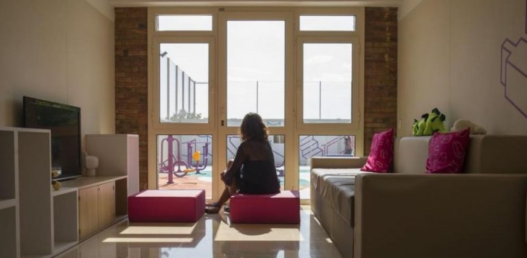 Recalcan la importancia del apoyo familiar para hacer frente a la fatiga pandémica en adolescentes