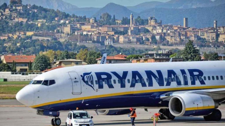 Ryanair carga contra las ayudas públicas del Gobierno