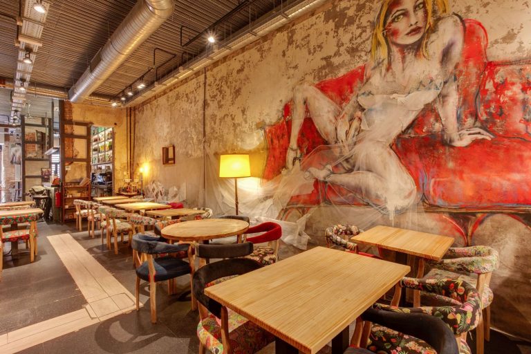 La Nobia, el restaurante más gamberro e irreverente de Lavapiés