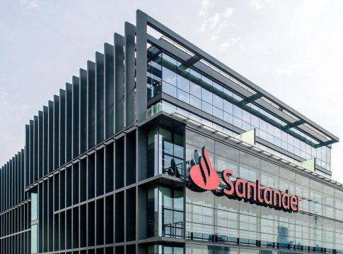 Sede banco santander El Santander financió la internacionalización de empresas españolas con 10.260 millones
