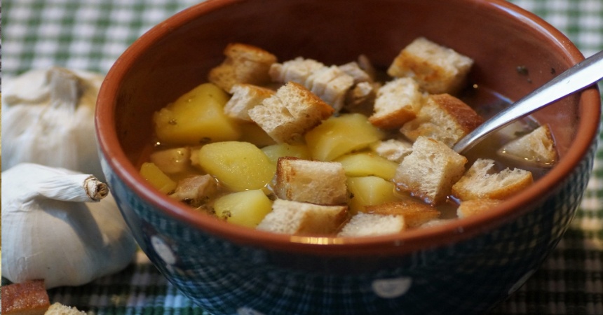 Sopa castellana: el ingrediente secreto que le da más sabor
