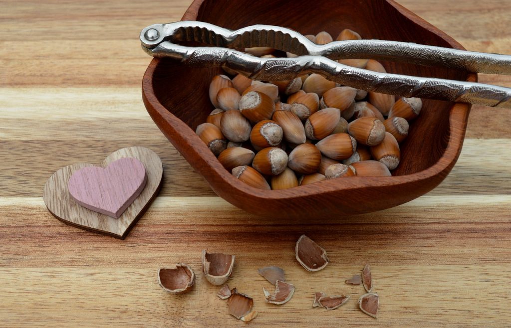 Estos son los frutos secos que te ayudan a adelgazar 42 La presencia de las avellanas como uno de los mejores frutos secos