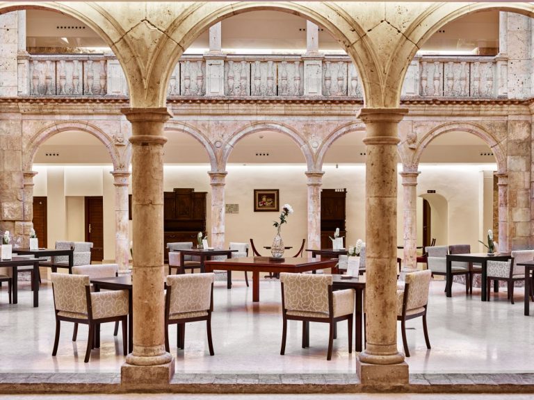Palacio del Infante Don Juan Manuel: un hotel para mimarse en un entorno cargado de historia