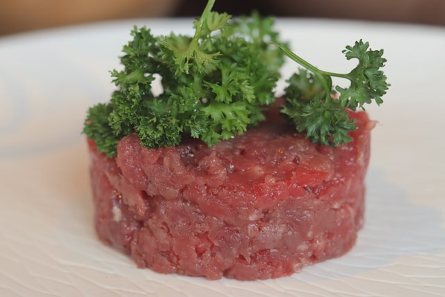 Qué lleva y cómo se hace de verdad un steak tartar