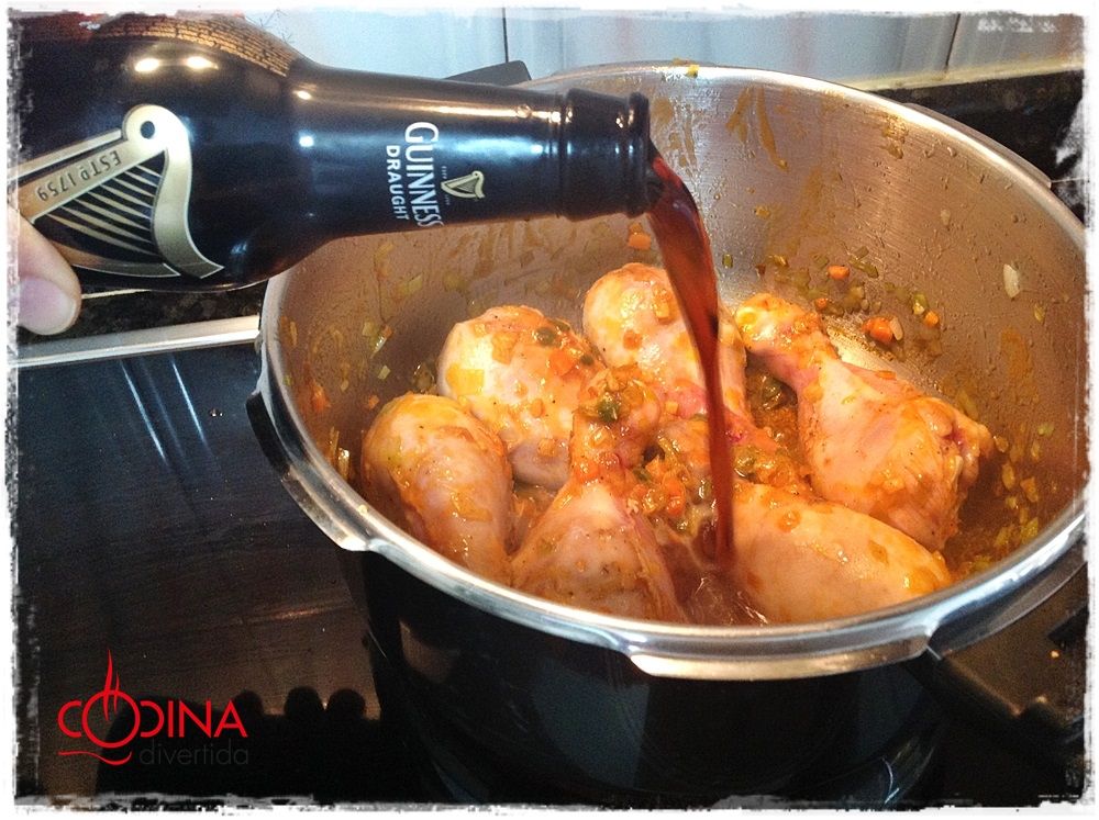 cerveza negra echada al pollo