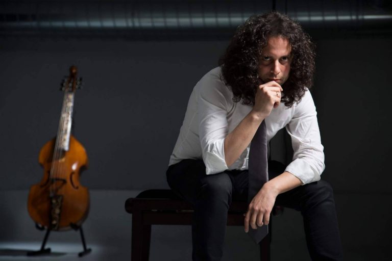 El violagambista Fahmi Alqhai y Accademia del Piacere, los grandes referentes de la nueva generación de la música antigua española