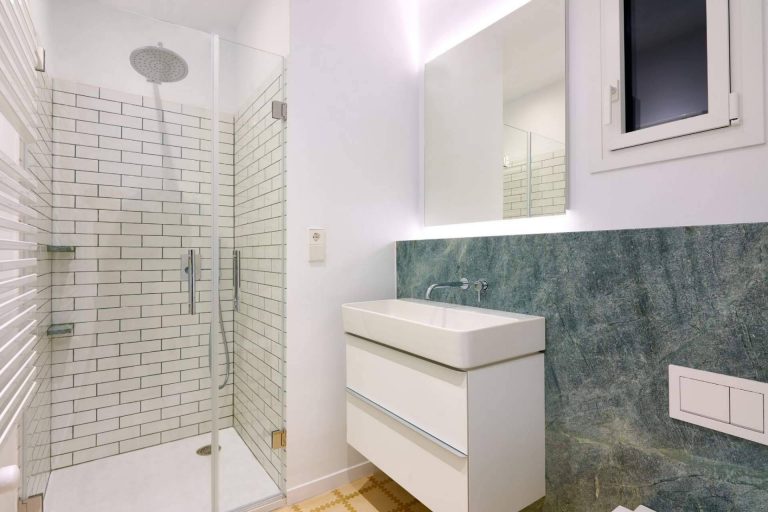 Reformas integrales de pisos, chalets y locales, con Peluani Construcciones