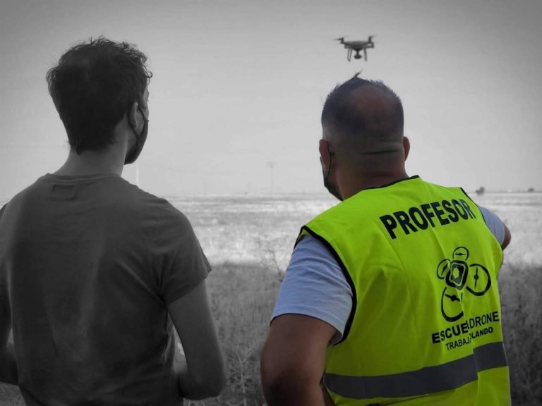 Drones para mantenimiento y tratamiento de fachadas: Aeroescuela Xtreme