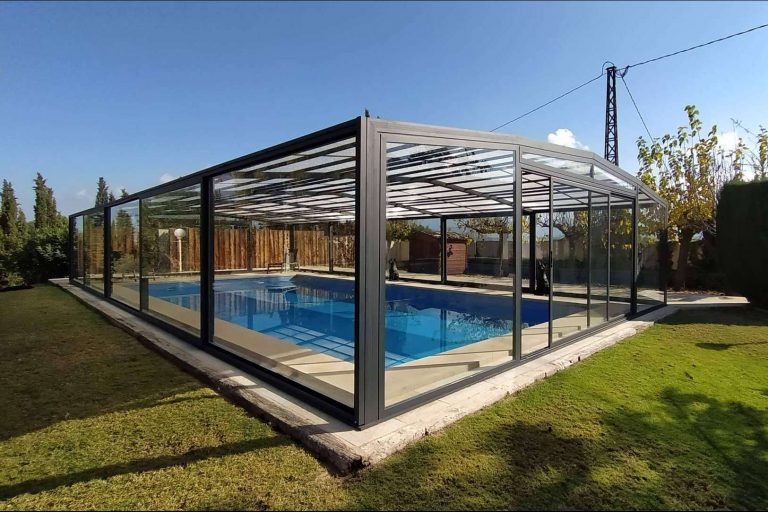 Mayor seguridad a las piscinas con las modernas coberturas de vidrio de COVERTTO