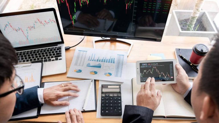 ¿Qué posibilidades ofrecen los cursos de finanzas de Constanza Business & Protocol School?