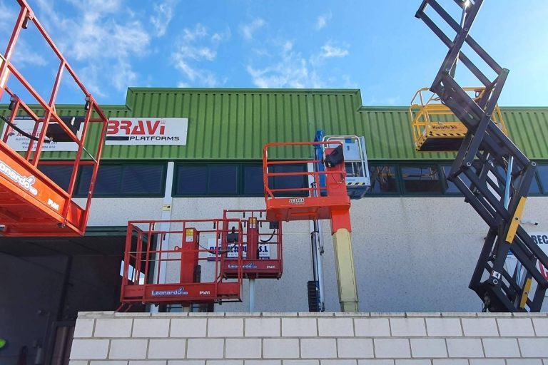 ALQUILAPLAT expone los principales beneficios de contar con una plataforma elevadora propia