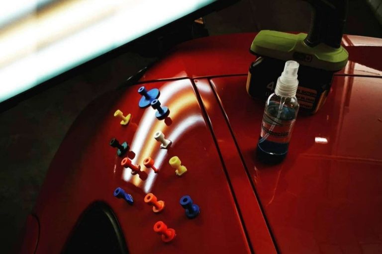 pegamento frío vs pegamento caliente para reparar golpes en vehículos