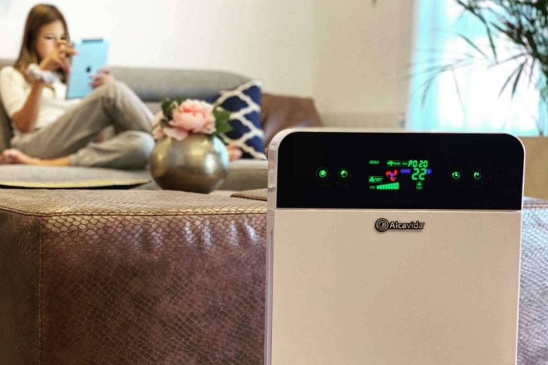 Purificador de aire Alcavida con filtro HEPA y luz UV