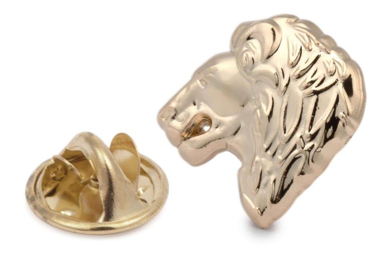 ¿Cómo conseguir distinción y originalidad al vestir de traje?: Los pines de Gemelolandia