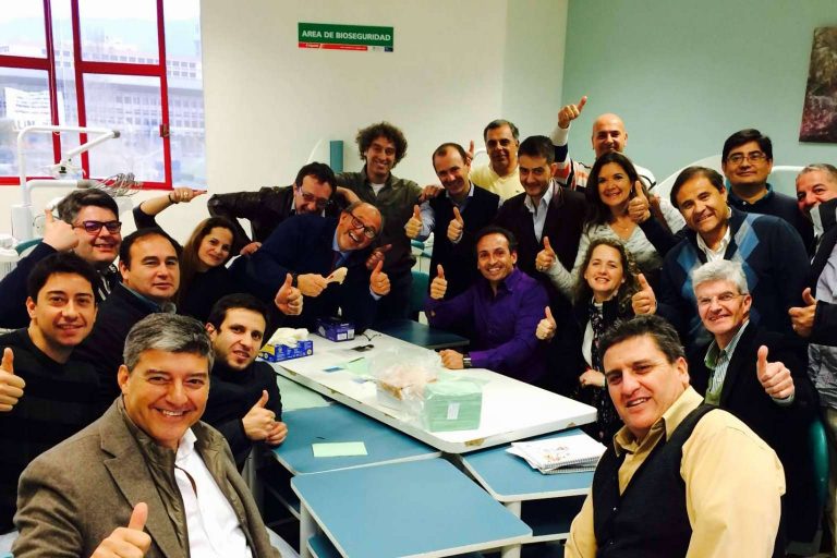 Las ventajas de los implantes cigomáticos, por el experto cirujano Dr. Ismael Soriano