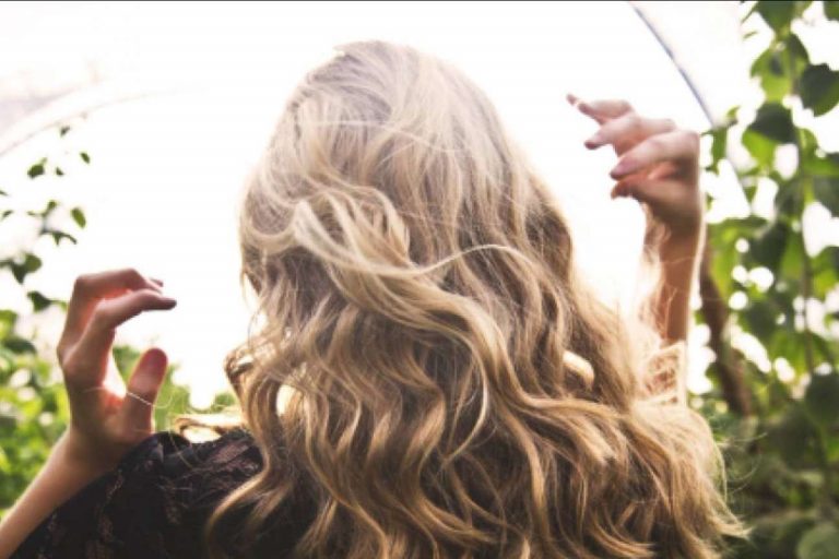 los beneficios del kit de productos para reparar el cabello después del verano