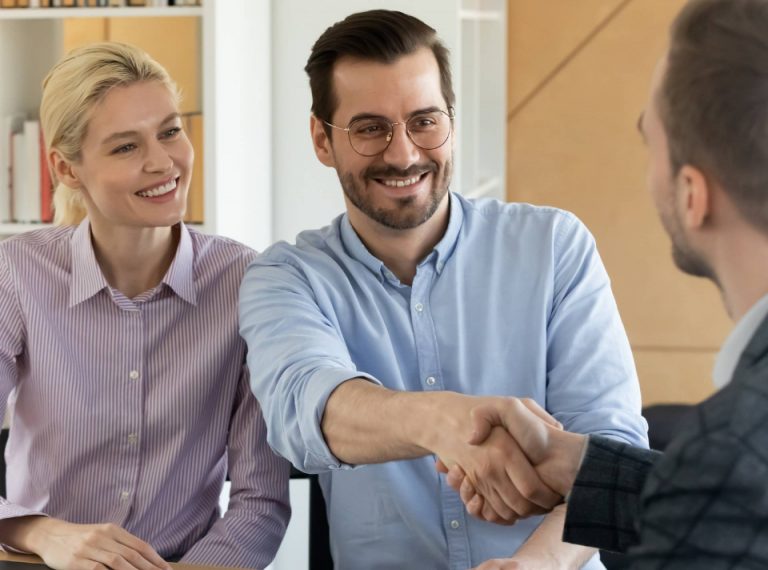 las ventajas de comprar con un agente inmobiliario