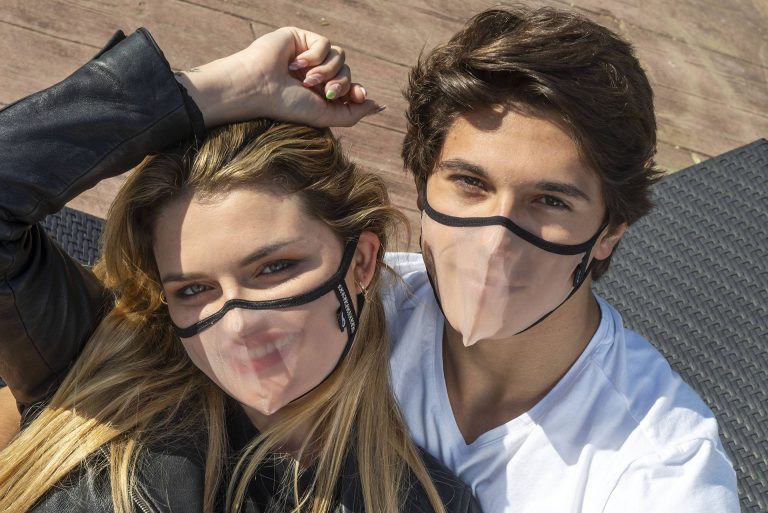 Las ventajas de la mascarilla transparente de Xula para el colectivo docente en la vuelta al cole