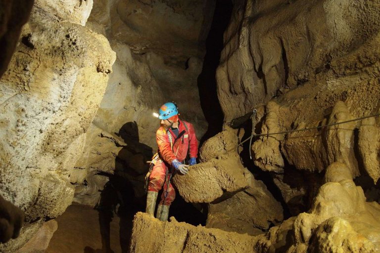 Vertical Challenge ofrece una de las mejores formaciones en espeleología