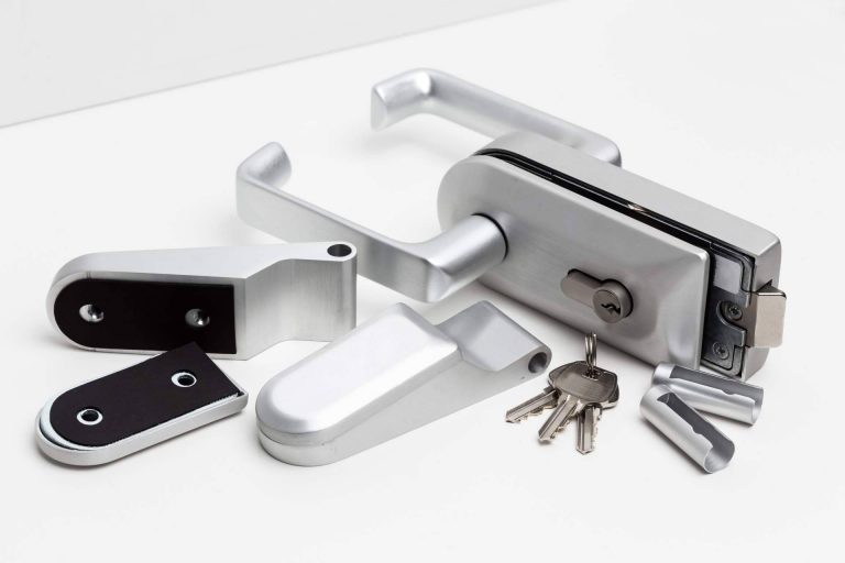 Suministros Tomás Beltrán dispone de un amplio catálogo de material de cerrajería