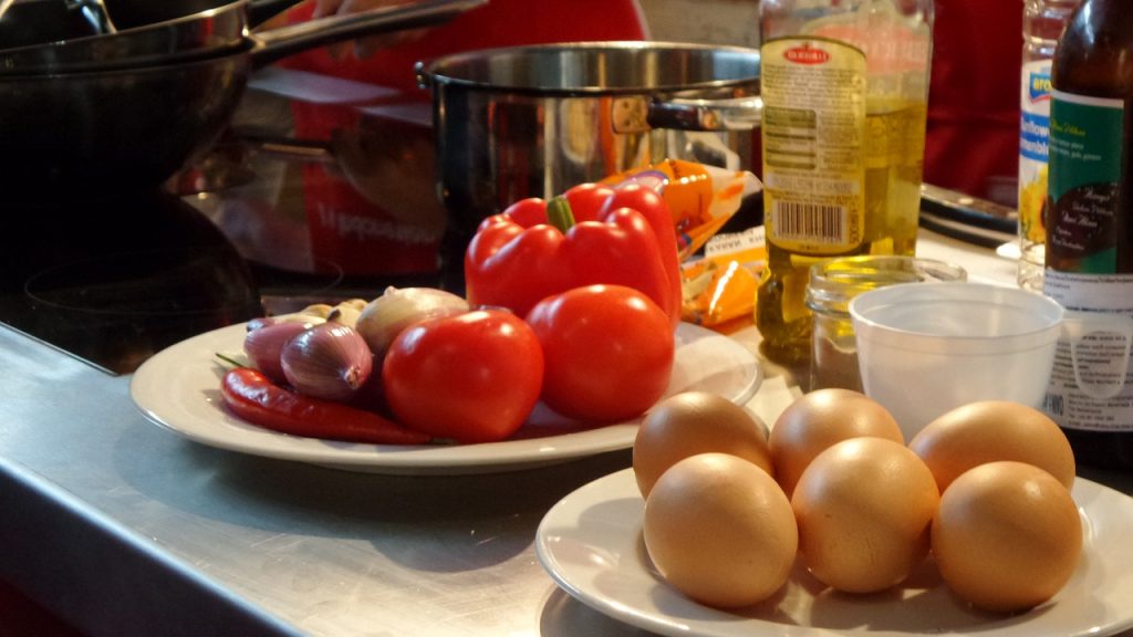 Pimientos rellenos de huevos, la exquisita receta que nunca has probado 5 Ingredientes