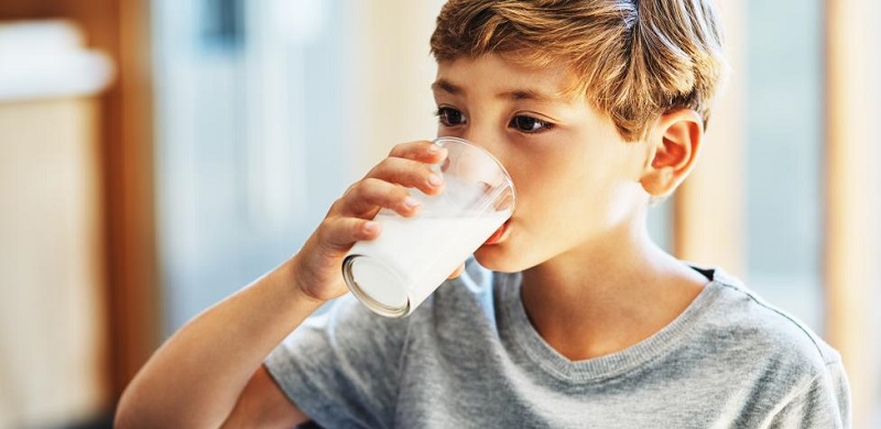 Qué le pasa a tu cuerpo si tomas un vaso de leche todos los días