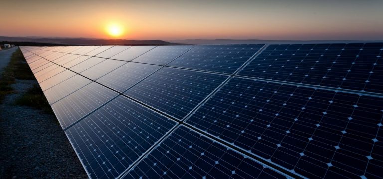 La cara más 'negra' de los paneles solares: ¿realmente merecen la pena?