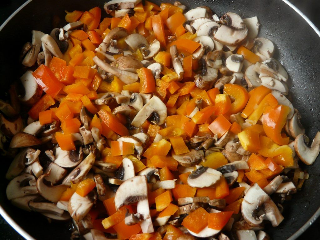 Níscalos con patatas: el guiso de otoño que no te ha enseñado Arguiñano 66 níscalos patatas Arguiñano