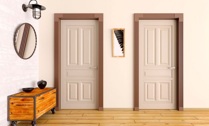 Cómo cambiar el sentido de una puerta de madera