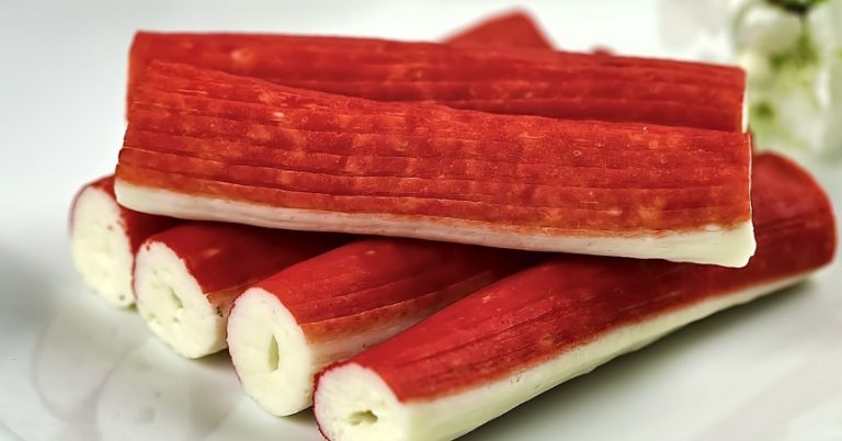 ¿De qué están hechos realmente los palitos de cangrejo?